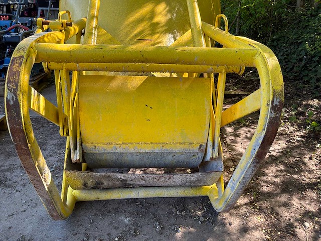 2018 beco kub3000lr betonkubel - afbeelding 3 van  6