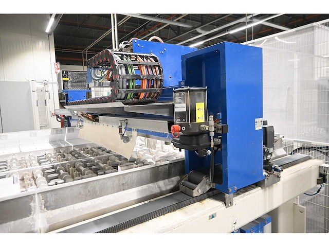 2018 benteler 040 pc processing center grinding cnc- glasbewerkingsmachine (c) - afbeelding 23 van  35