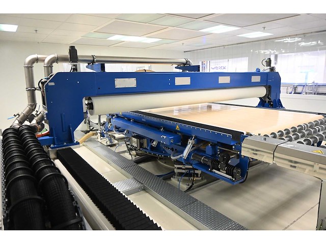 2018 benteler friction unit glas wrijf/rubbing machine inclusief kantelbare tafel, dubbele benteler (kantelbare) aanvoertafel en kantelbare uitvoertafel (c) - afbeelding 27 van  49