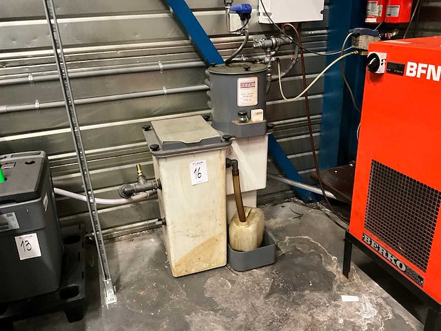 2018 berko bfn186 olie water afscheider - afbeelding 1 van  3