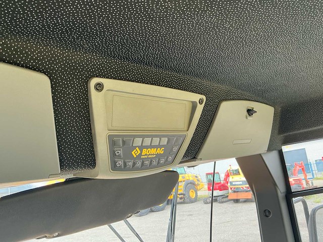 2018 bomag bw 213 d-5 grondwals - afbeelding 18 van  34