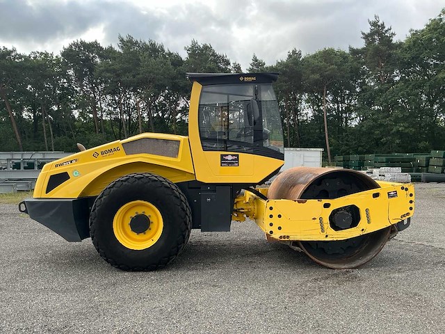 2018 bomag bw 213 d-5 grondwals - afbeelding 30 van  34