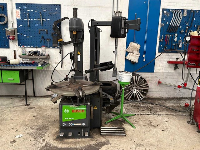 2018 bosch tce 4430 banden de-en montageapparaat met hulparm - afbeelding 1 van  10