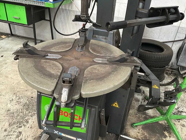 2018 bosch tce 4430 banden de-en montageapparaat met hulparm - afbeelding 8 van  10