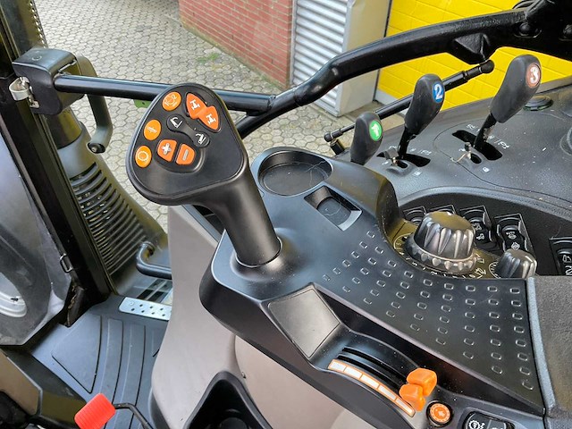 2018 case ih luxxum 110 vierwielaangedreven landbouwtractor - afbeelding 11 van  24