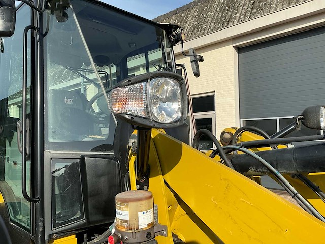 2018 cat 908m shovel - afbeelding 24 van  45