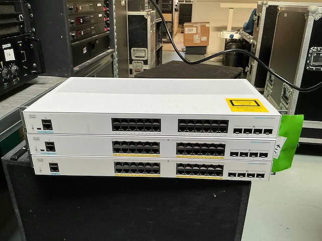 2018 cisco cbs350-24 netwerkswitch (3x) - afbeelding 1 van  3