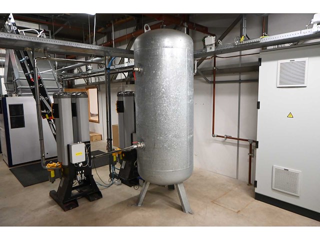 2018 compair / geveke d22hrs-10a-v3 olievrije schroefcompressor inclusief parker cdas hl clean dry air system en magnet luchttank - afbeelding 9 van  20