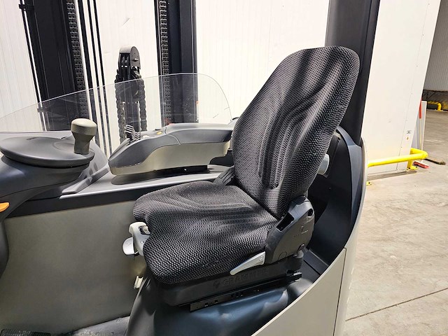 2018 crown esr 5240-14 reachtruck - afbeelding 12 van  21