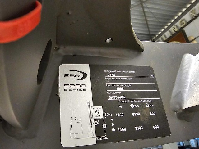 2018 crown esr 5240-14 reachtruck - afbeelding 20 van  21