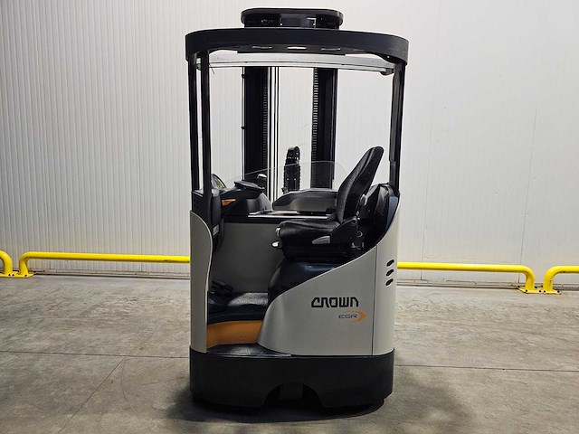 2018 crown esr 5240-14 reachtruck - afbeelding 4 van  21