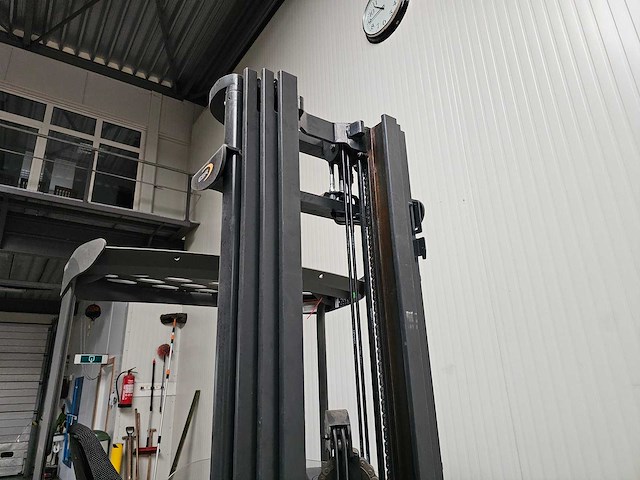 2018 crown esr 5240-14 reachtruck - afbeelding 10 van  25