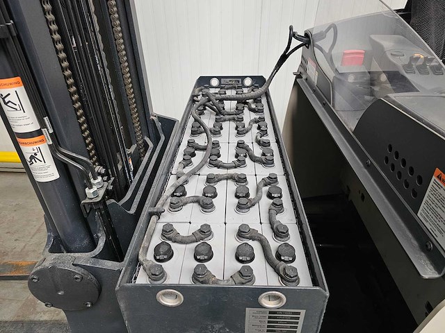 2018 crown esr 5240-14 reachtruck - afbeelding 21 van  25