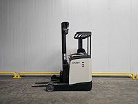 2018 crown esr 5240-14 reachtruck - afbeelding 2 van  25