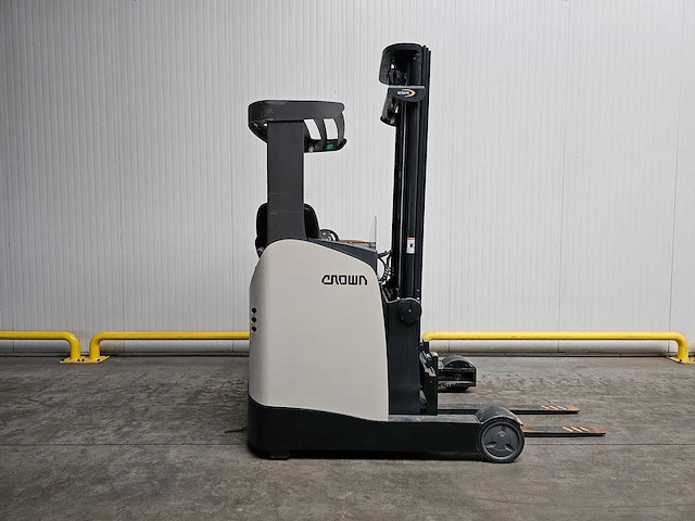 2018 crown esr 5240-14 reachtruck - afbeelding 6 van  25
