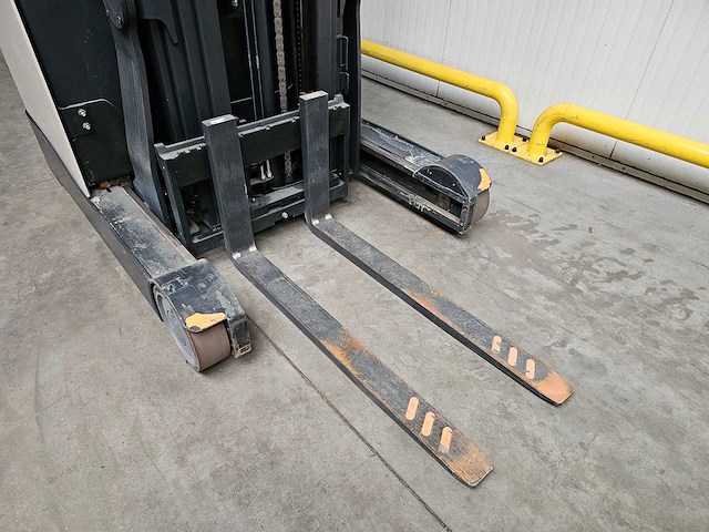 2018 crown esr 5240-14 reachtruck - afbeelding 8 van  25