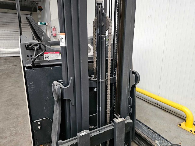 2018 crown esr 5240-14 reachtruck - afbeelding 9 van  25