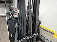 2018 crown esr 5240-14 reachtruck - afbeelding 9 van  25