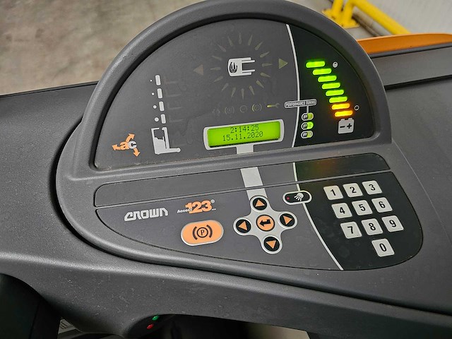 2018 crown esr 5240-14 reachtruck - afbeelding 17 van  24