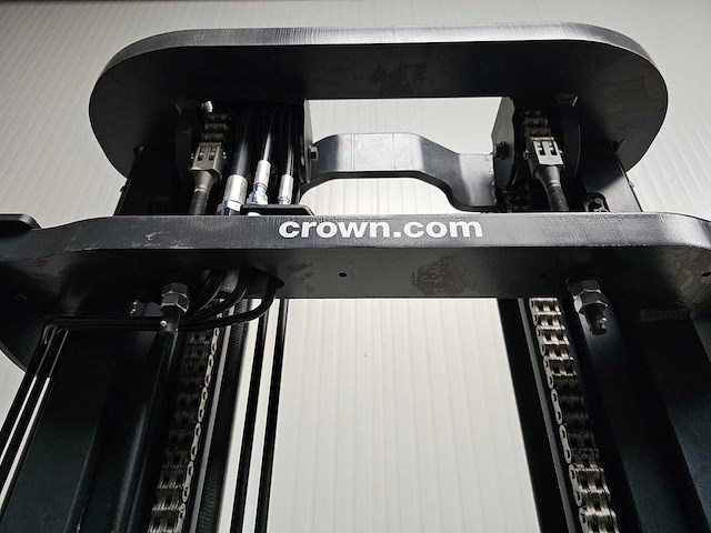 2018 crown esr 5240-14 reachtruck - afbeelding 12 van  26
