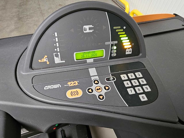 2018 crown esr 5240-14 reachtruck - afbeelding 15 van  26