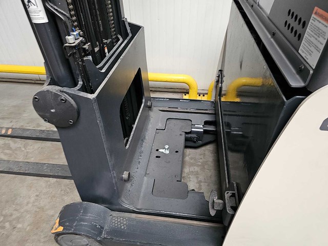 2018 crown esr 5240-14 reachtruck - afbeelding 20 van  26