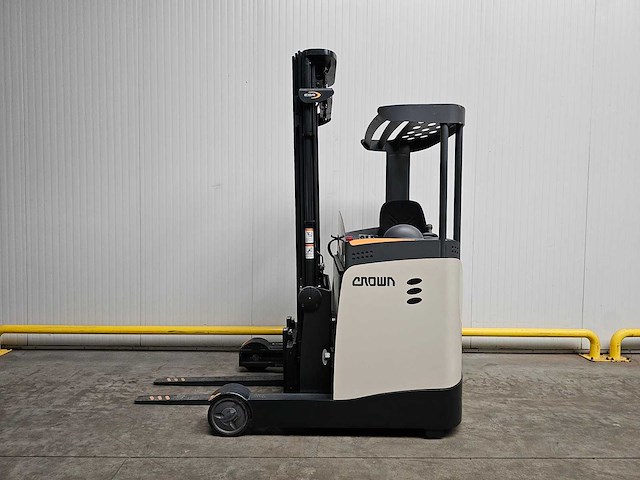 2018 crown esr 5240-14 reachtruck - afbeelding 2 van  26