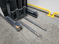 2018 crown esr 5240-14 reachtruck - afbeelding 8 van  26