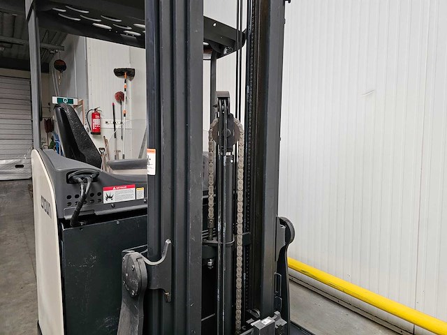 2018 crown esr 5240-14 reachtruck - afbeelding 9 van  26