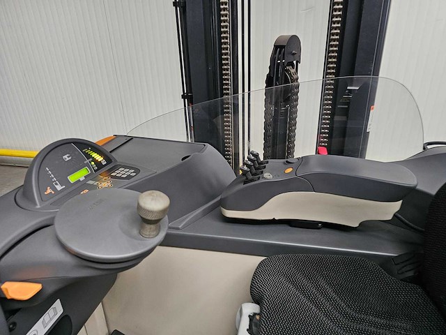 2018 crown esr 5240-14 reachtruck - afbeelding 14 van  27