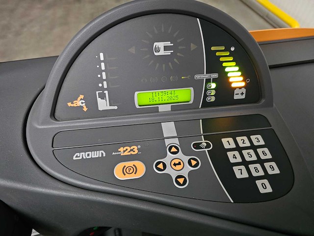 2018 crown esr 5240-14 reachtruck - afbeelding 16 van  27