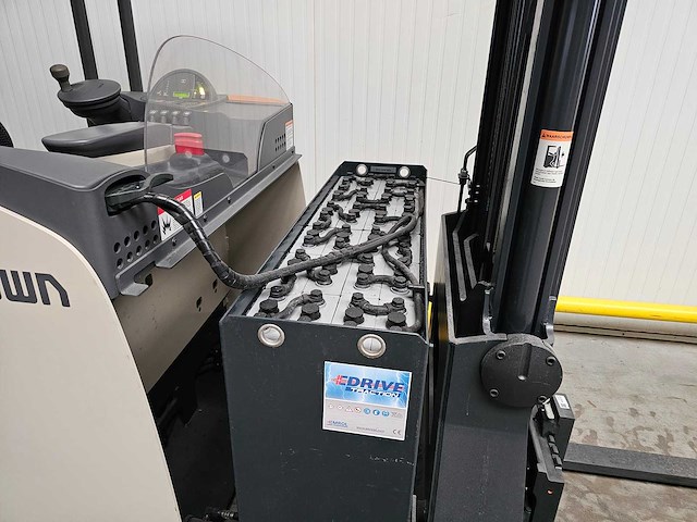 2018 crown esr 5240-14 reachtruck - afbeelding 21 van  27