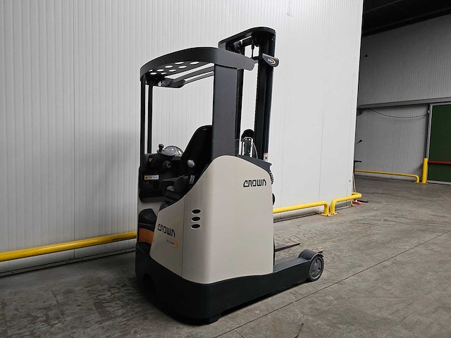2018 crown esr 5240-14 reachtruck - afbeelding 5 van  27