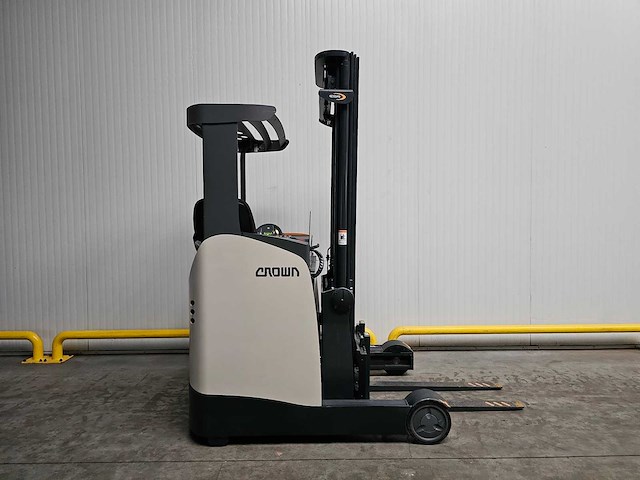 2018 crown esr 5240-14 reachtruck - afbeelding 6 van  27