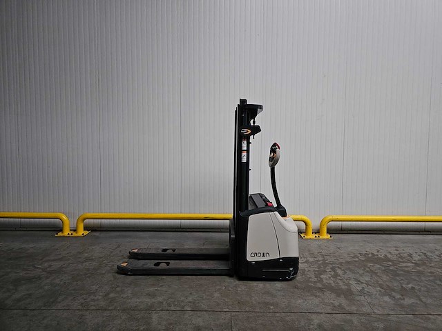 2018 crown wf 3000-1.0 tl elektrische palletwagen - afbeelding 2 van  17