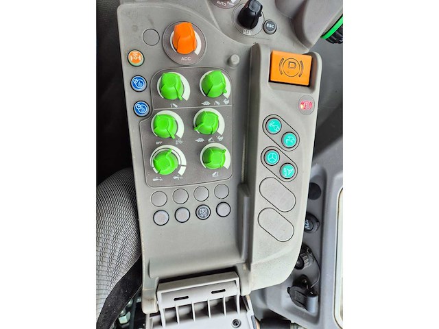2018 deutz-fahr - 6185 agrotron ttv warrior - vierwielaangedreven landbouwtractor - afbeelding 2 van  4