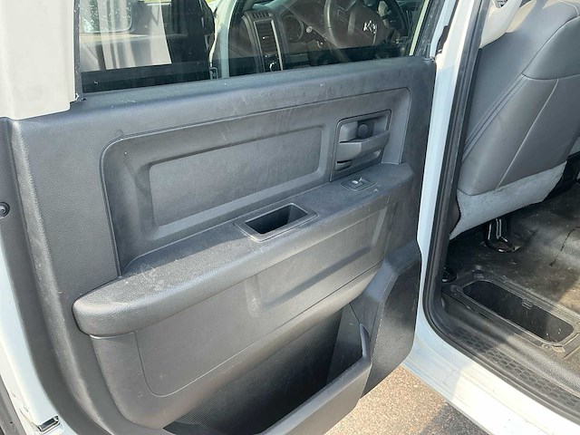 2018 dodge ram 350 3500st heavy duty hemi 6.4l personenauto - afbeelding 14 van  25
