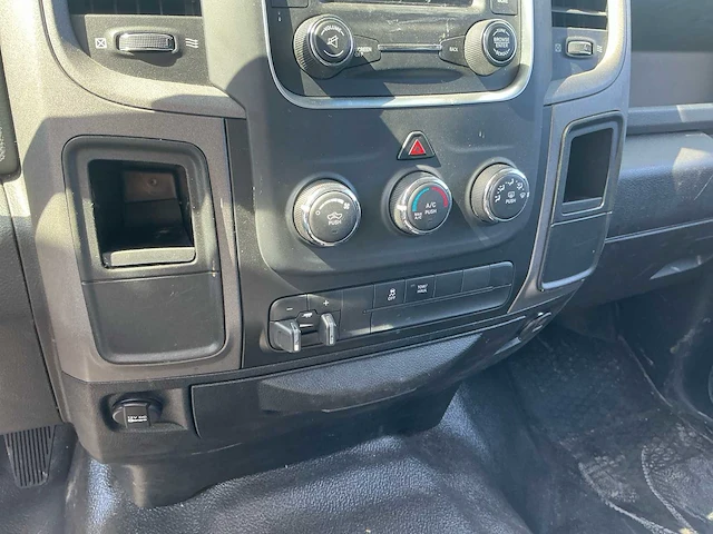 2018 dodge ram 350 3500st heavy duty hemi 6.4l personenauto - afbeelding 30 van  47