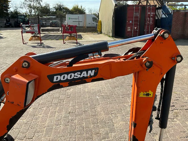2018 doosan dx102 10z minigraafmachine - afbeelding 16 van  24