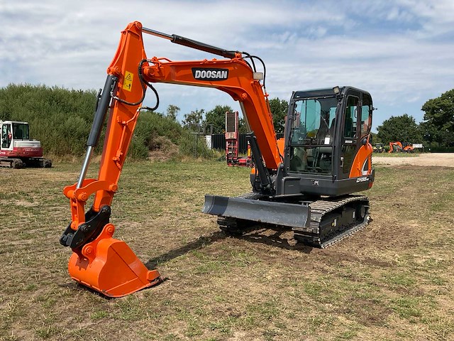 2018 doosan dx55-9c midigraafmachine - afbeelding 1 van  21
