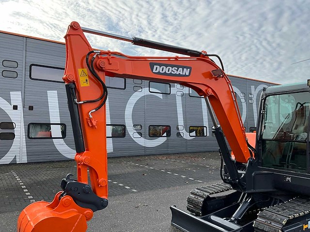 2018 doosan dx55-9c midigraafmachine - afbeelding 8 van  31