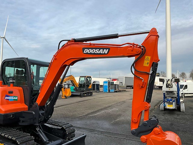 2018 doosan dx55-9c midigraafmachine - afbeelding 9 van  31