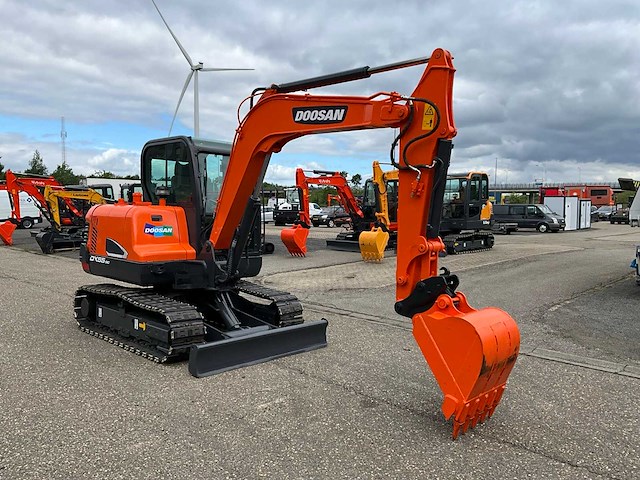 2018 doosan dx55-9c midigraafmachine - afbeelding 30 van  32