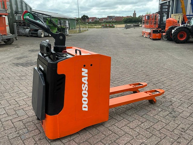 2018 doosan led 20 mp elektrische palletwagen - afbeelding 5 van  9