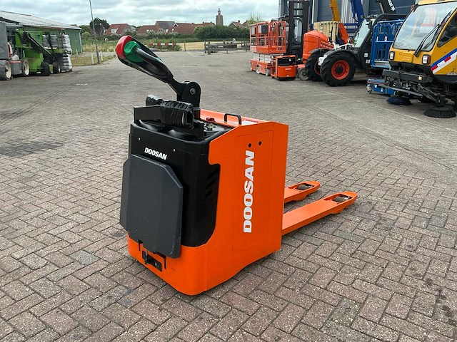 2018 doosan led 20 mp elektrische palletwagen - afbeelding 7 van  9