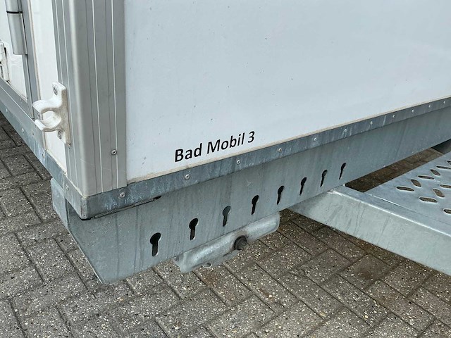 2018 easywagen 660 douchewagen met 3 doucheruimtes - afbeelding 15 van  62