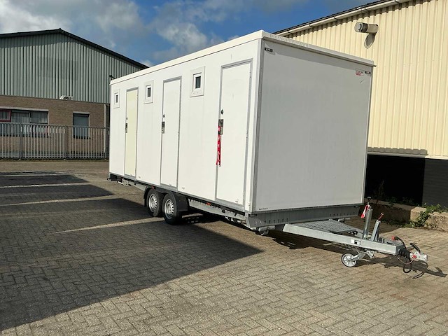 2018 easywagen 660 douchewagen met 3 doucheruimtes - afbeelding 3 van  62