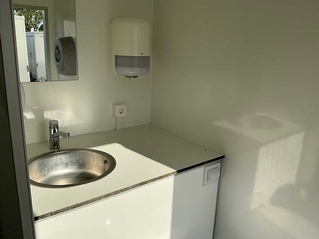 2018 easywagen 660 douchewagen met 3 doucheruimtes - afbeelding 30 van  62