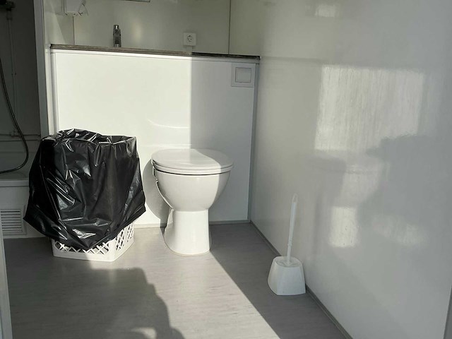 2018 easywagen 660 douchewagen met 3 doucheruimtes - afbeelding 38 van  62