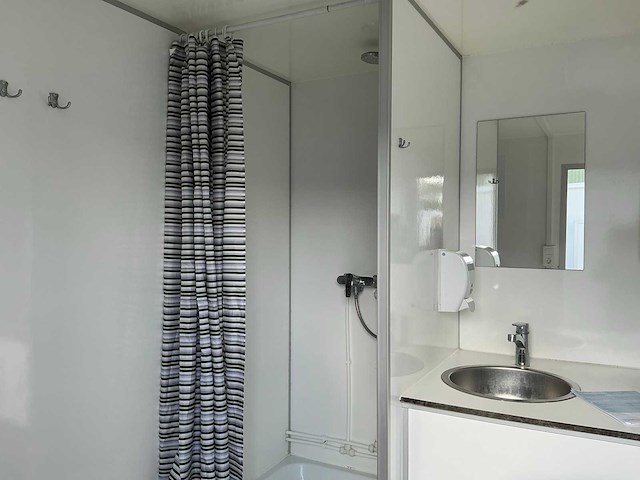 2018 easywagen 660 douchewagen met 3 doucheruimtes - afbeelding 27 van  62